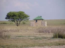 Toilets with running water are available for bird watchers and anglers