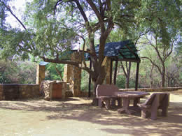 The outdoor braai area at the cottage